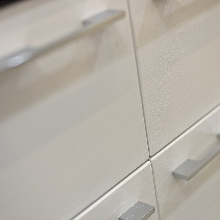 Cuisines Beauregard | Thermoplastic door with patter