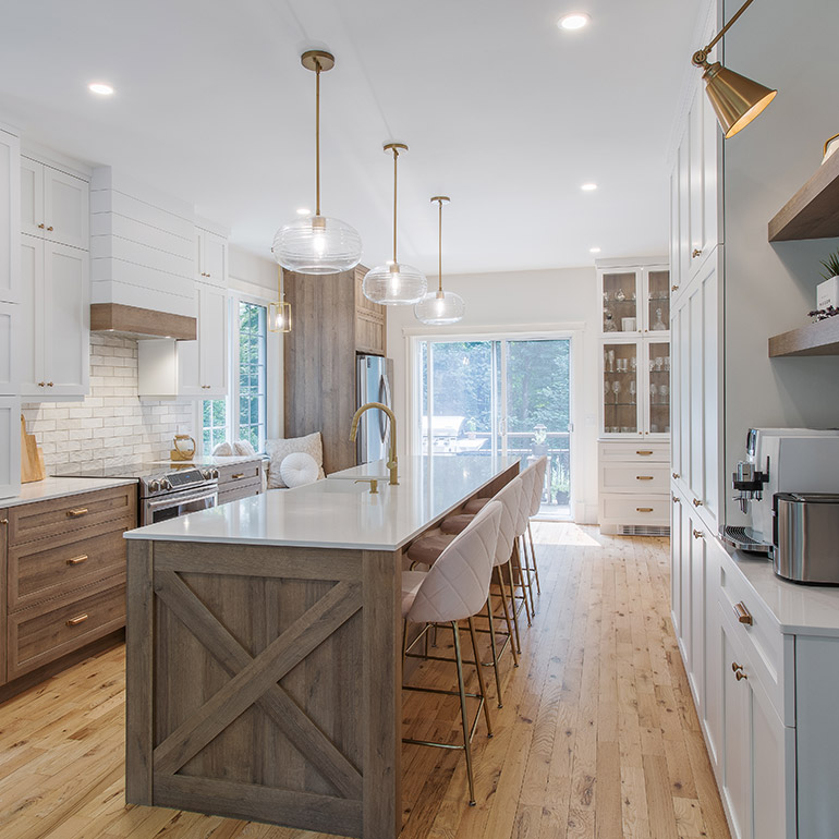Cuisines Beauregard |Overview of a country kitchen in melamine polyester with a quartz countertop